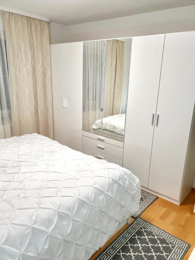 Blackforest Fewo Apartment Фройденщат Екстериор снимка